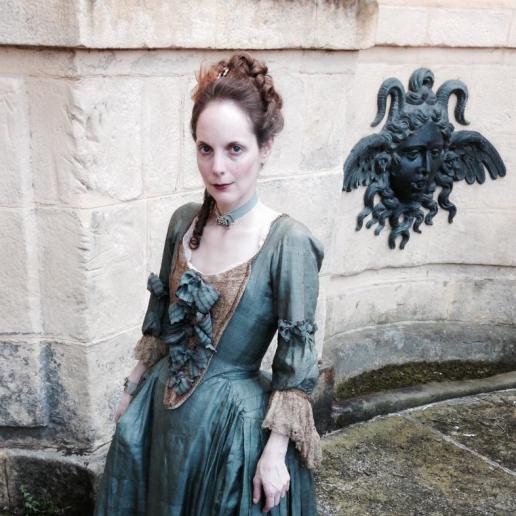 Karin Bernfeld - Actrice, comédienne, tenue d'époque marquise