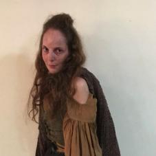 Karin Bernfeld - Actrice, comédienne, tenue d'époque gueuse